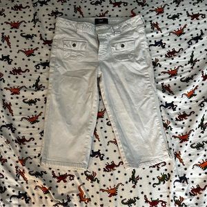 white L.E.I capris